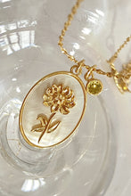 Load image into Gallery viewer, Flower Shell Pendant  Necklace
