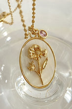 Load image into Gallery viewer, Flower Shell Pendant  Necklace
