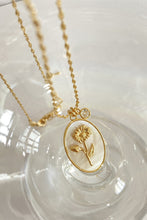 Load image into Gallery viewer, Flower Shell Pendant  Necklace
